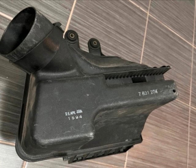 BMW E46 M3 S54 Air Cleaner Airbox Air Box Assembly Genuine Oem in Engine & Engine Parts in City of Toronto - Image 4