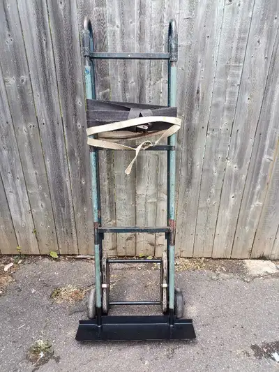 Bought this in order to move and no longer need it. Has a nice platform for easier lifting and two s...