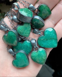 NWOT Emerald heart necklace 