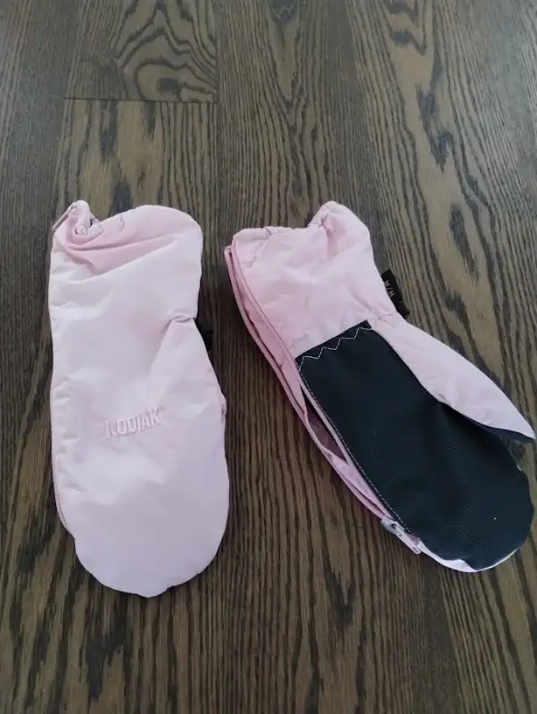 Kodiak Mittens in Kids & Youth in Mississauga / Peel Region - Image 4