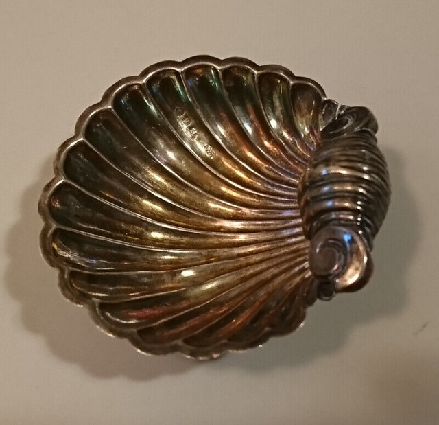 Antique William Adams England Silver Plate Clam Shell Mini Dish in Arts & Collectibles in Oshawa / Durham Region - Image 2