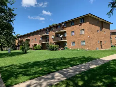 BEAUTIFULLY UPGRADED 1 BEDROOM, OPEN HOUSE SUNDAY MARCH 15, BETWEEN 11AM AND 2PM AT 624 GREY STREET
