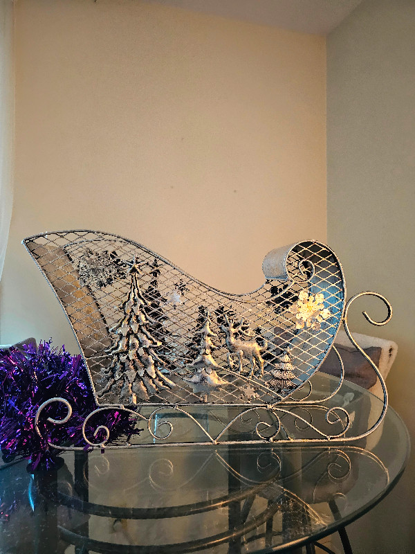 Decorative Christmas Sleigh in Holiday, Event & Seasonal in Winnipeg