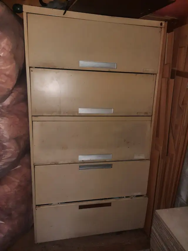 Filing cabinet in Other in City of Toronto - Image 4