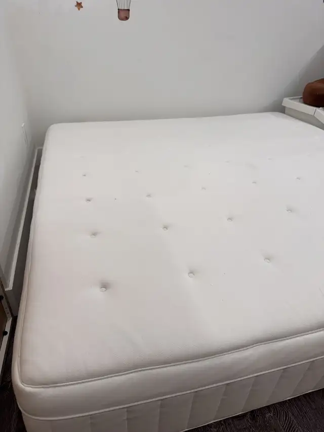 IKEA HESSTUN King Eurotop Mattress, Plush, Like New in Beds & Mattresses in Delta/Surrey/Langley - Image 6