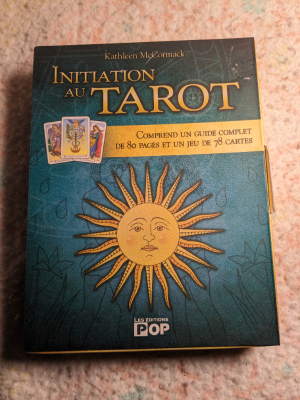 Jeux initiation au tarot in Toys & Games in West Island