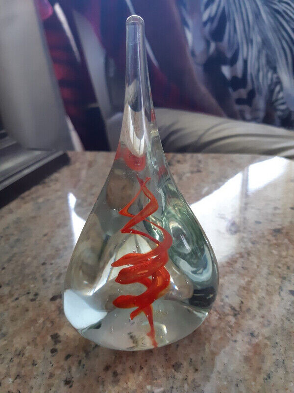 FIRST $85 ~ HAND BLOWN ORANGE SPIRAL TEAR DROP WEIGHT ~ in Arts & Collectibles in St. Catharines - Image 3