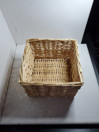 Wood storage basket brand new/panier de bois neuf