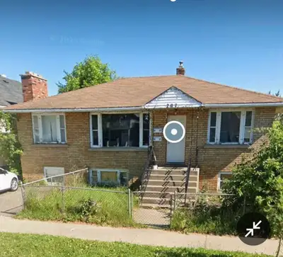207 cumming st 1 bedroom Basement Apartment $1375 plus hydro Everything new and redone Air condition...