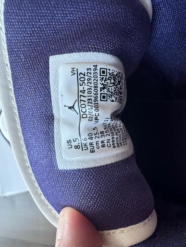 Soulier Nike Air Jordan 1 Low in Women's - Shoes in Laval / North Shore - Image 7