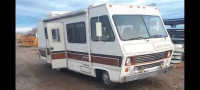 1978 Pace Arrow, Onan generator, appliances work, engine on propane, runs and drives