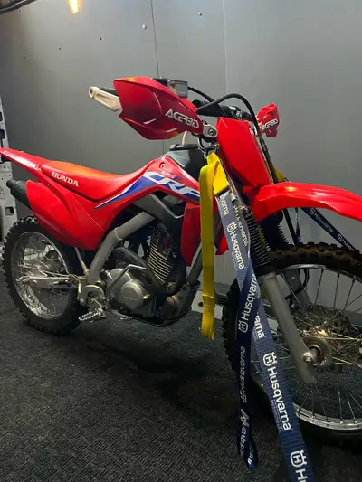 Like new, great condition,low hours Ready to ride