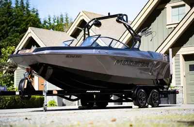 This boat is priced to sell and is in immaculate condition. With only 83 hrs of exclusive fresh wate...