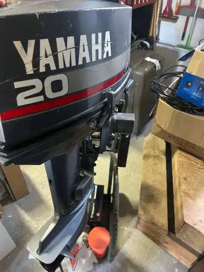 600$ négociable Idéal pour un bricoleur, piston de rayé, vendu tel quel Année :1994