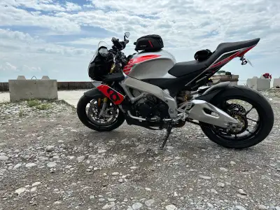 Mint condition 2018 Aprilia Tuono 1100RR. Brand new Pirelli diablo corsa tires. Valve adjustment. Sp...