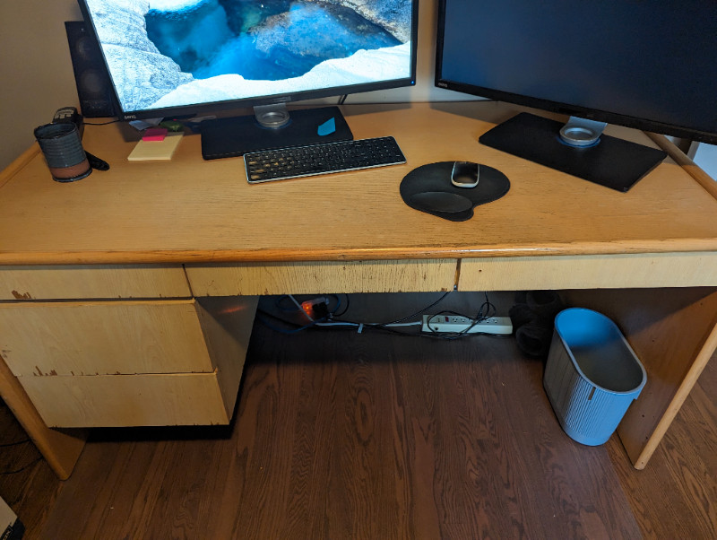 Solid wood desk Desks Calgary Kijiji