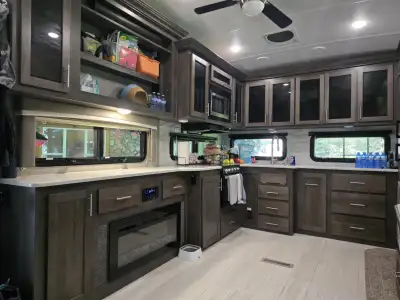 2020 Rockwood 2622RK Fifth Wheel | Rear Kitchen | Auto-Level, View more