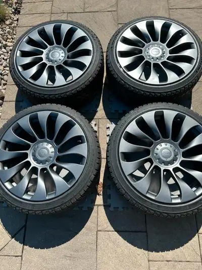 Michelin X-Ice Winter Tires Size: 235 / 40R / 19 / 96H Only driven one winter! Current tread depth =...