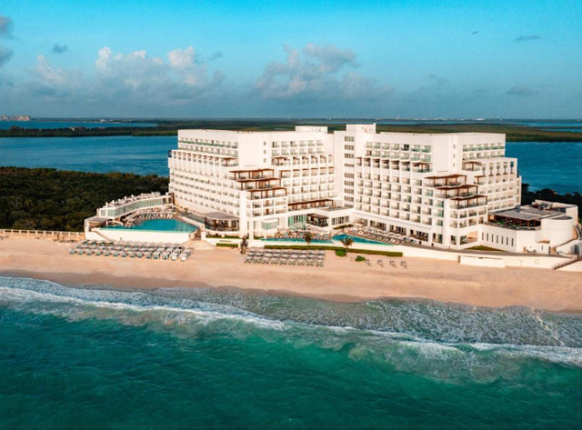 ALL-Inclusive 2 Bedroom Suite Cancun -  Food, Alchol & Golf in Mexico
