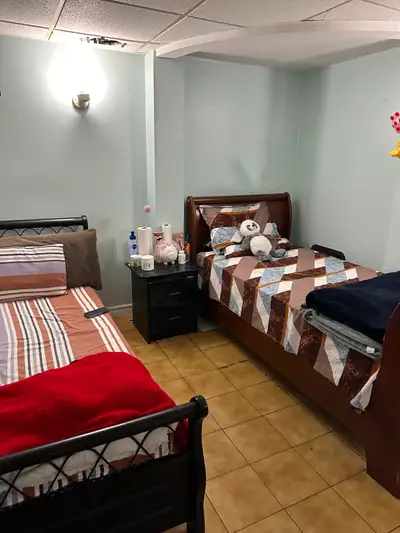 Large and clean room near Albion Mall
