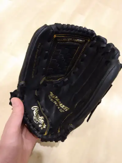 Like new, Rawlings Player Series Baseball Glove PM1250B, Black, 12.5-in, Left or Right hand. Comme n...