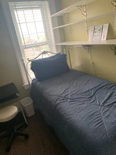 Small bedroom for Retired or semi-retired mature female with ability to use Stairs as this is an ups...