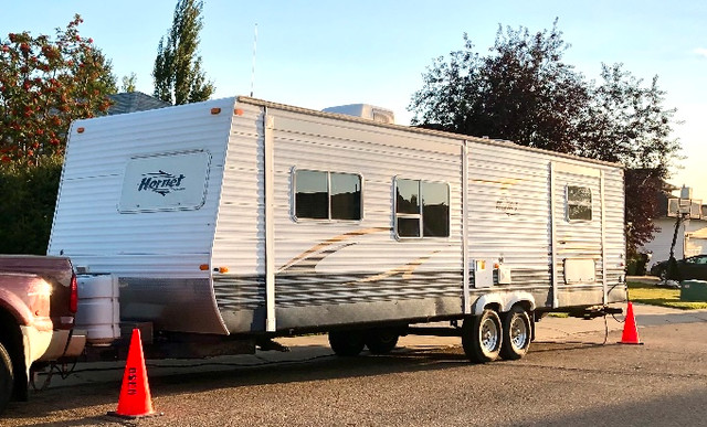 2007 Keystone Hornet 33 feet and Lease Lake lot in Travel Trailers & Campers in St. Albert
