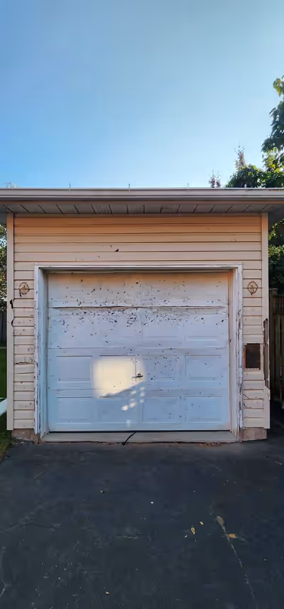 We specialize in soffit, leaf guards, fascia, eavestroughs,downpipes, vinyl siding, aluminum siding,...