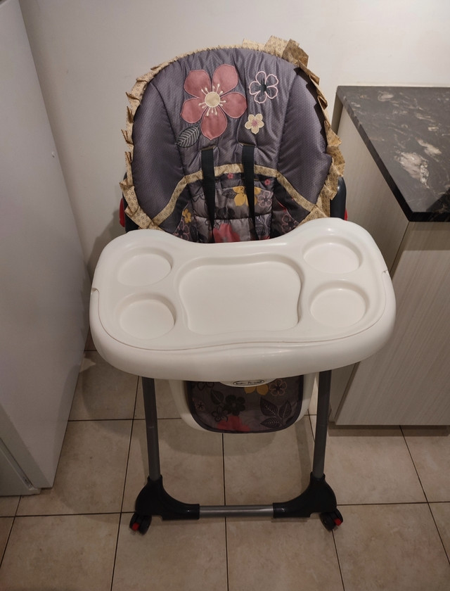 Adjustable Baby Trend High Chair  in Feeding & High Chairs in City of Toronto