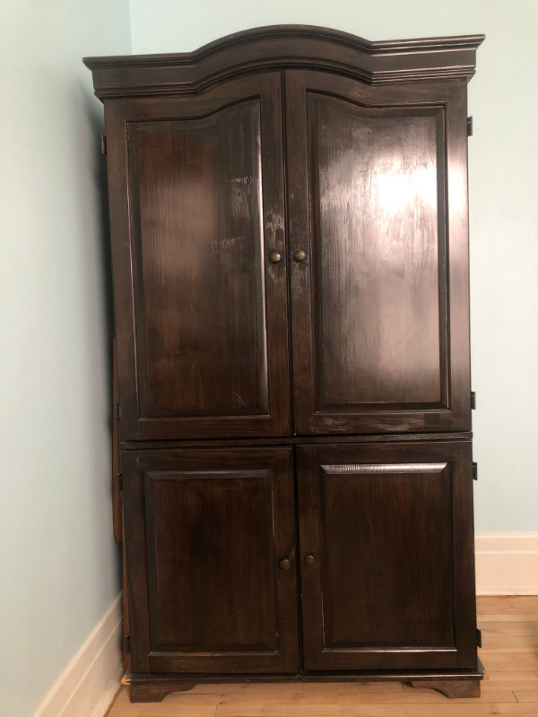 Armoire / Wardrobe Commodes et armoires Ville de Montréal Kijiji