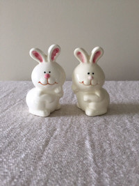 SALT AND PEPPER SHAKERS BUNNY RABBITS