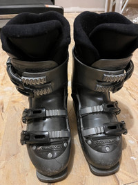 Ski boots Size 270mm Nordica men/teen
