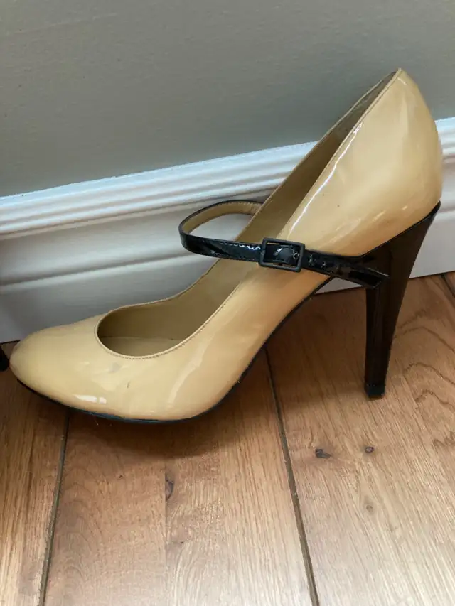 Women’s dress shoes in Women's - Shoes in Oakville / Halton Region - Image 3