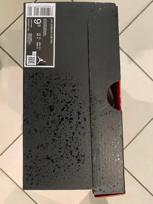 Jordan 4 red cement size 9.5 brand new $305 (RETAIL) in Men's Shoes in City of Toronto - Image 2