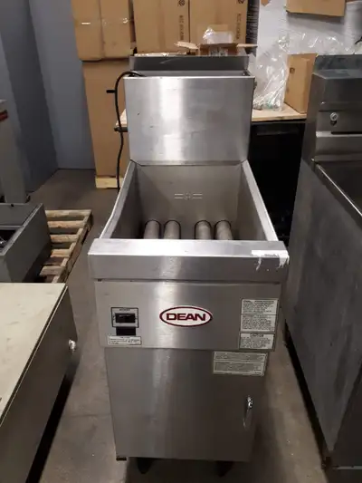 Dean D50GTS natural gas commercial deep fryer, 120,000 BTU, like new showroom model that has a small...