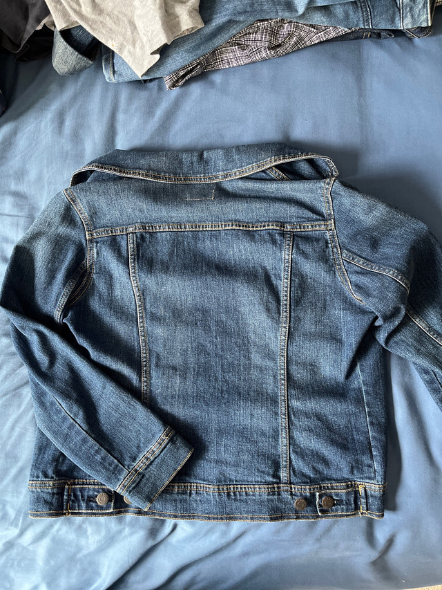 Old Navy Women’s Jean Jacket in Women's - Tops & Outerwear in Strathcona County - Image 2