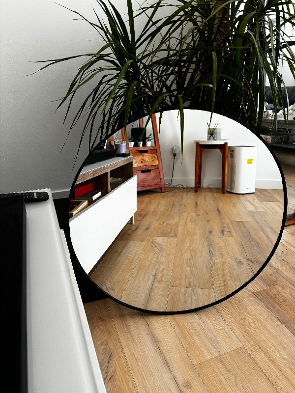 Round mirror in Home Décor & Accents in Oshawa / Durham Region