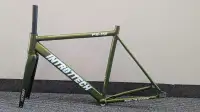 Intro7tech f5-02 green aluminum fixed gear/track bike size 54cm