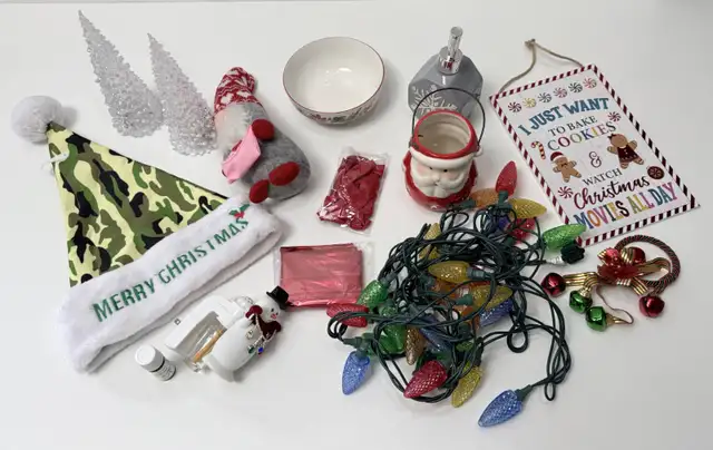 Huge Christmas Decoration Lot Mixed Holiday Decor in Holiday, Event & Seasonal in Ottawa - Image 2