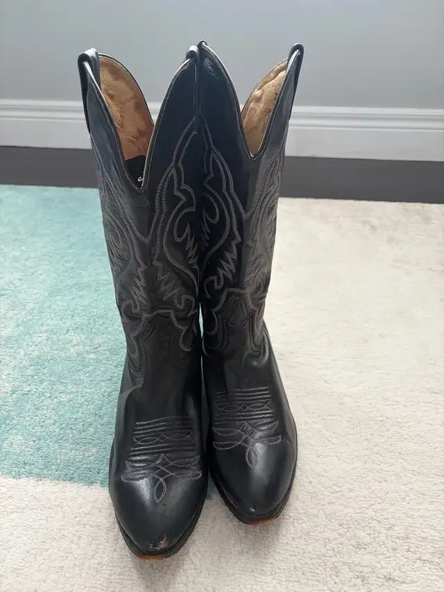 Boulet black leather cowboy/western boots men’s size 9.5 3e  in Men's Shoes in Oakville / Halton Region - Image 2