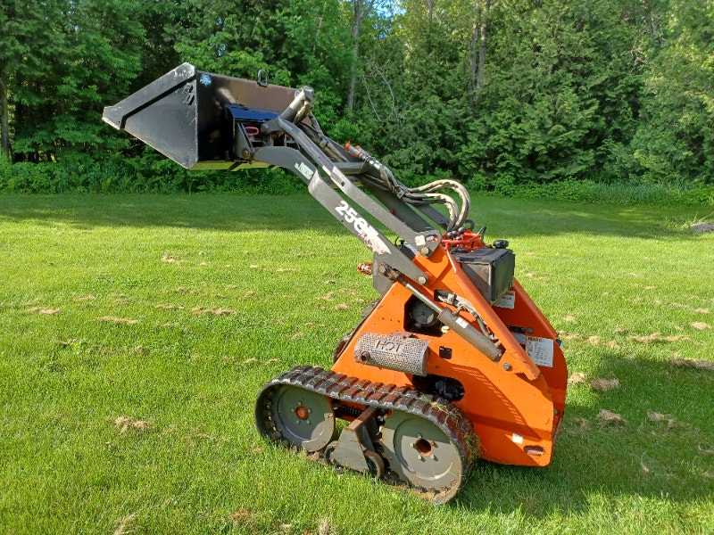 SOLD PPU Thomas 25GT Stand On Mini Skid Steer 2 SPEED Heavy