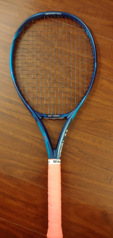 Tennis Racquet Yonex Ezone 100 (2020) Grip Size 3 (4 3/8) | Tennis &  Racquet | City of Toronto | Kijiji