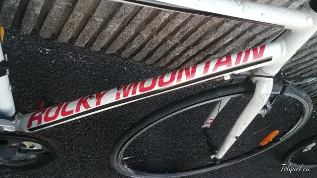 Vélos Hybrid Haut de Gamme in Road in Longueuil / South Shore - Image 2