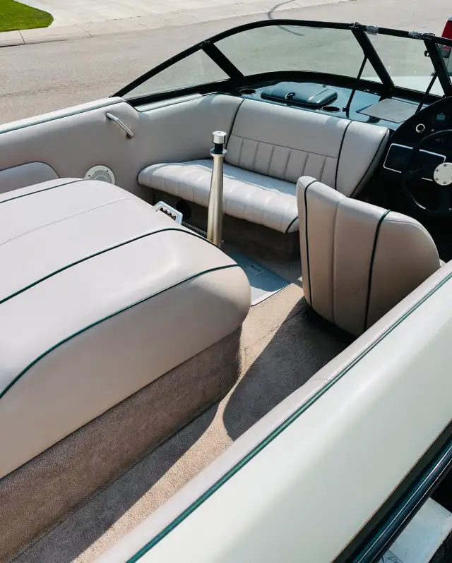 1996 MB Sports Ski/Wakeboard Boat in Powerboats & Motorboats in Saskatoon - Image 8