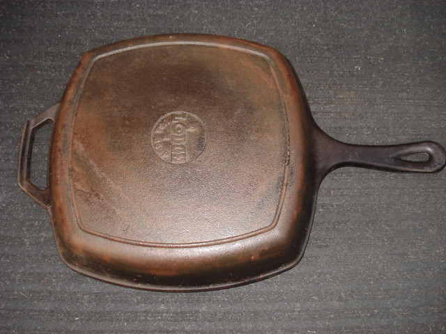 Lodge cast iron grill fry pan in Kitchen & Dining Wares in Charlottetown - Image 2