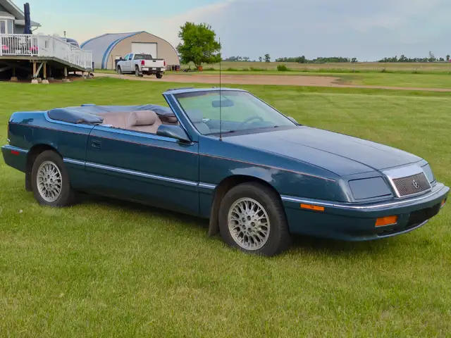 1990 Chrysler LeBaron in Cars & Trucks in Regina - Image 11