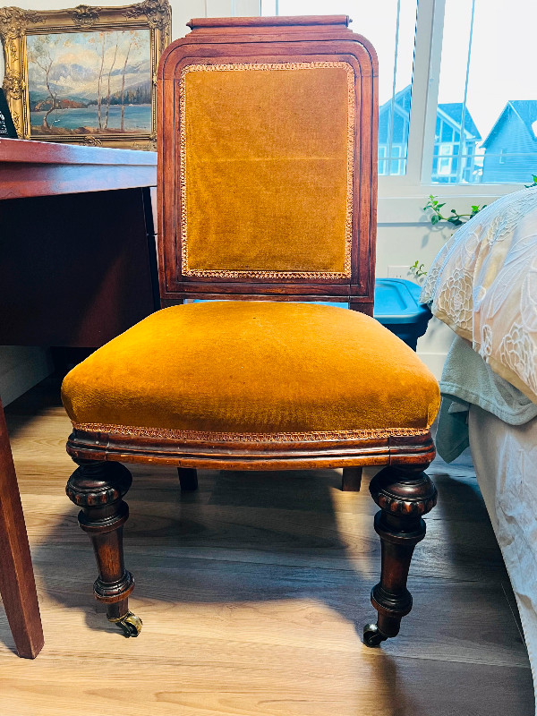 2 Victorian dining chairs with yellow velvet in Arts & Collectibles in Calgary