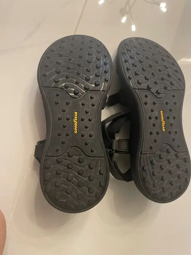 Skechers spikeless golf sandals - women's size 8 in Golf in Ottawa - Image 9
