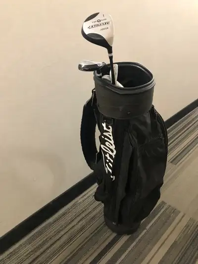 TITLEIST JUNIOR GOLF CLUBS & BAG RH, View more