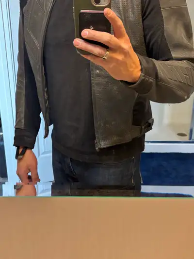 This is an armoured sport motorcycle jacket . Size is men’s medium I’m just over 6 feet tall and and...